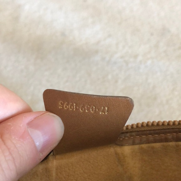 Vintage Gucci monogram pouch - Picture 11 of 17